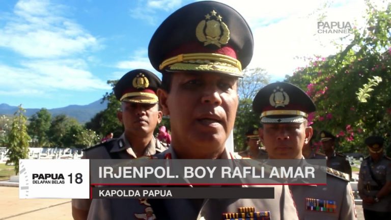 KAPOLDA PAPUA PIMPIN UPACARA ZIARAH & TABUR BUNGA DALAM RANGKA HUT BHAYANGKARA KE 72
