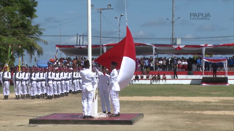 MARCHING BAND GITA BAHARI CENDERAWASIH MERIAHKAN UPACARA PERINGATAN DETIK-DETIK PROKLAMASI RI KE-73