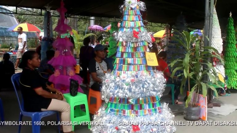 BERNILAI EKONOMIS, LOMBA KREASI POHON NATAL RUTIN DIGELAR SETIAP TAHUN