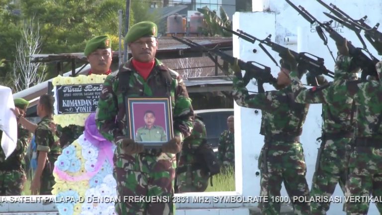 UPACARA PEMAKAMAN SERTU (ANUMERTA) HANDOKO DI TMP TRI JAYA SAKTI SORONG