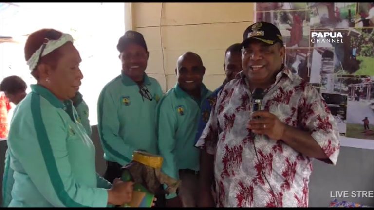 DEKLARASI STBM DAN SBS MASYARAKAT TELUK BINTUNI