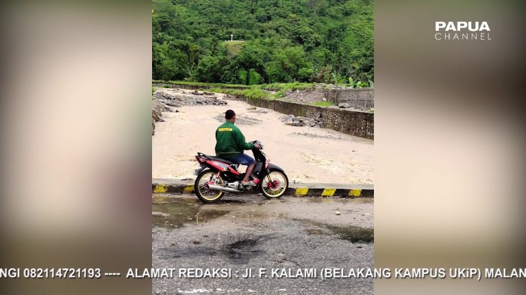 BANJIR MELANDA, WARGA WONDAMA MENGUNGSI KE RUMAH KERABAT