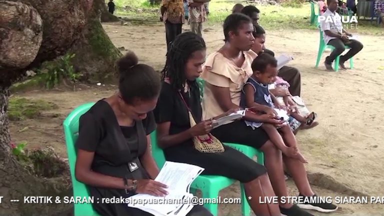 BUPATI SORONG MELETAKAN BATU PERTAMA PEMBANGUNAN GEREJA