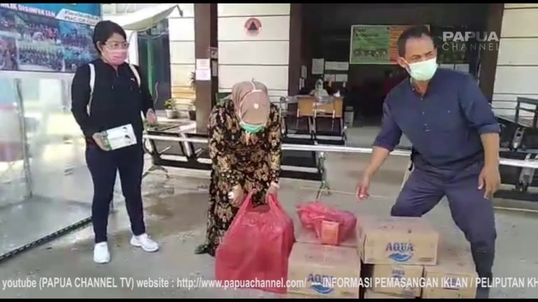 PENGUSAHA THM BERI BANTUAN KE POSKO SATGAS COVID-19 BINTUNI
