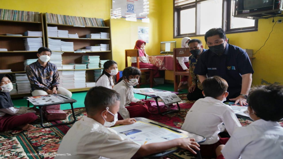 MENTERI BUMN, ERICK THOHIR TERUS SEMANGATI GURU DAN MURID UNTUK KEJAR PENDIDIKAN