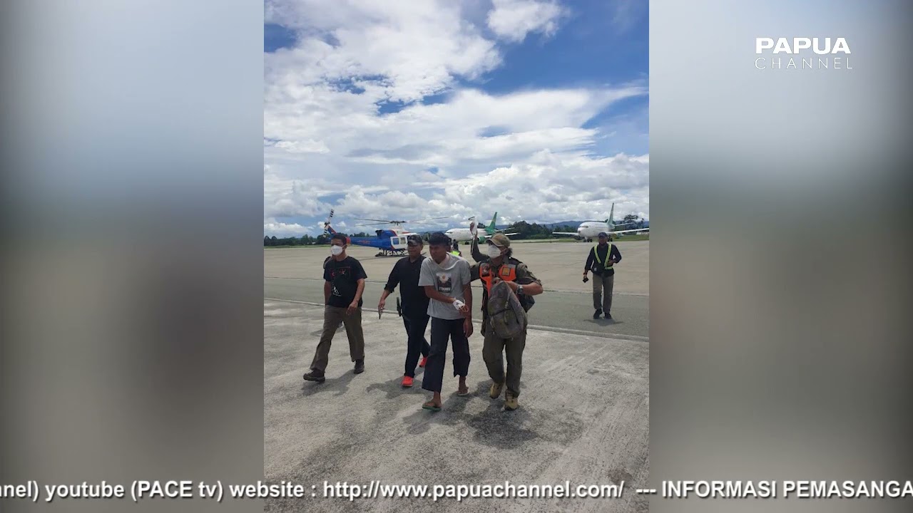 SATU PERSONIL SATGAS NEMANGKAWI TERKENA TEMBAK DI  KIWIROK PEG. BINTANG