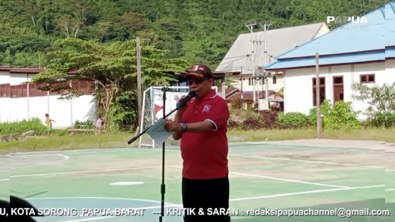 Tendangan Perdana Mambor Awali Kompetisi Sepak Takrauw KKSS Wondama