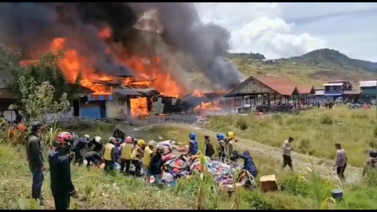 Kebakaran Di Lunggwineri Puncak Jaya, Belasan Kios Ludes