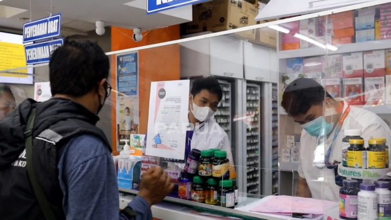 Polisi Melakukan Sidak Di Jayapura Cegah Peredaran Sirop Berbahaya