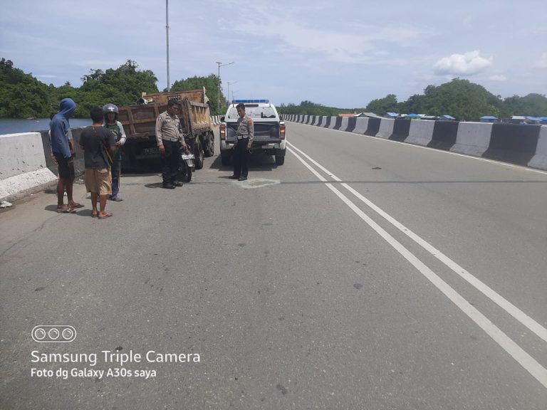 Tabrak Truck Parkir di Jembatan Ring Road, Pengendara Honda Beat Meninggal Dunia, Penumpang Kritis