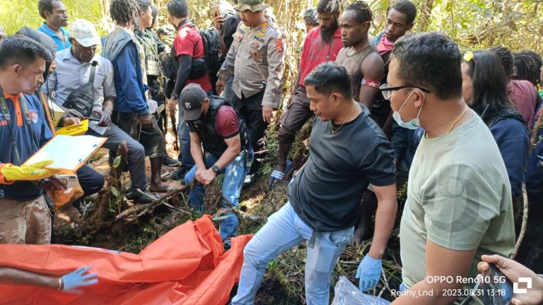 Polisi Olah TKP dan Evakuasi Jenazah Aktivis Michelle Kurisi di Jayawijaya